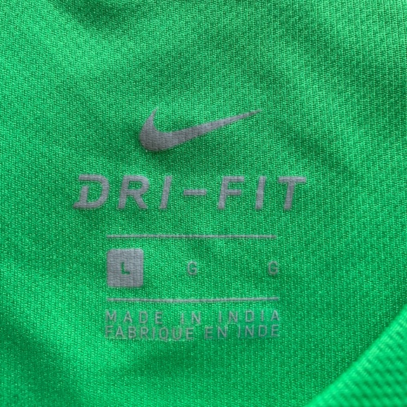 Nike Dri-Fit Mesh T-shirt Size L - Picture 2 of 3